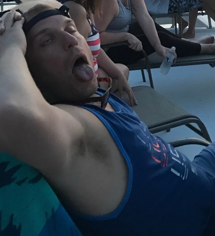 8FA329D2-B9FF-4445-A10A-0352FD44B930